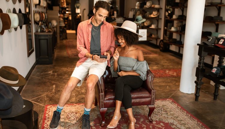 dijital moda markalariyla uygun fiyatli ve sik giyim nasil elde edilir